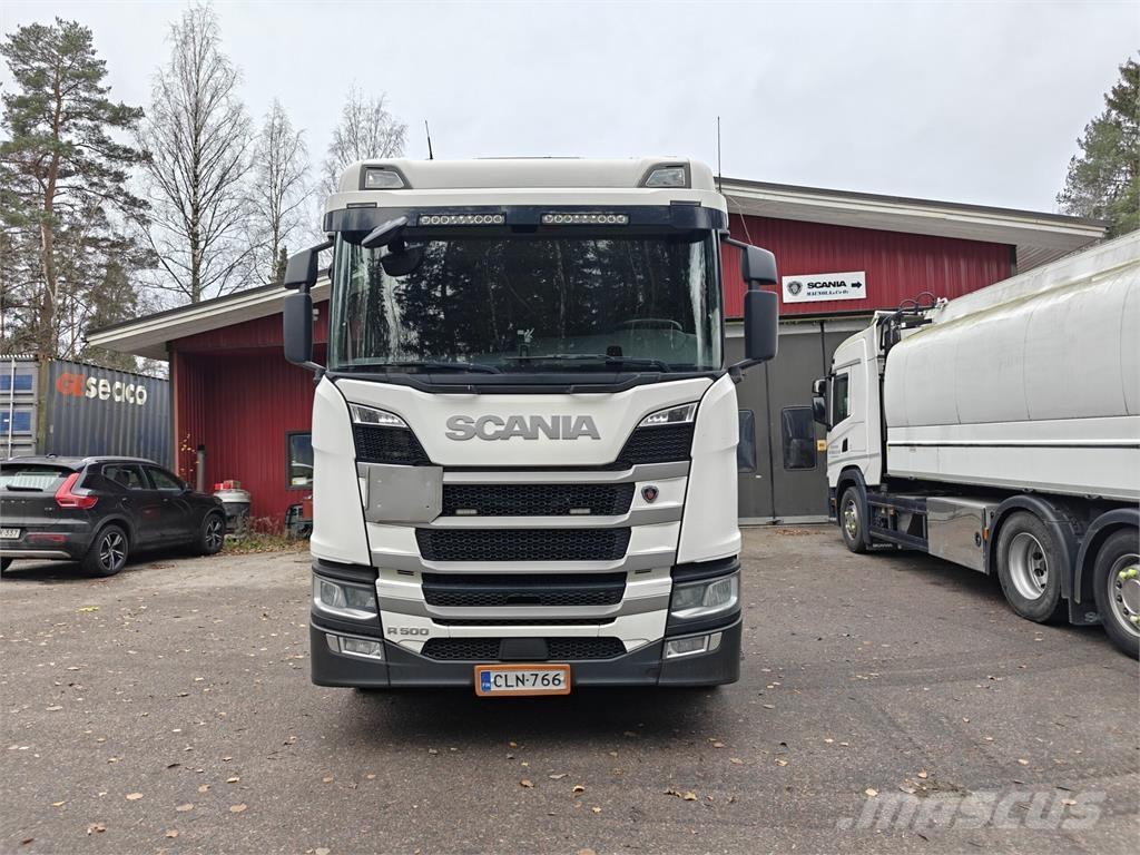Scania R500 6x2 شاحنات بمقصورة وهيكل