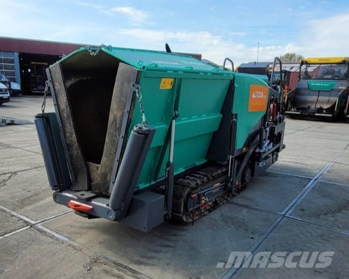 Vögele SUPER 800 معدات السفلتة