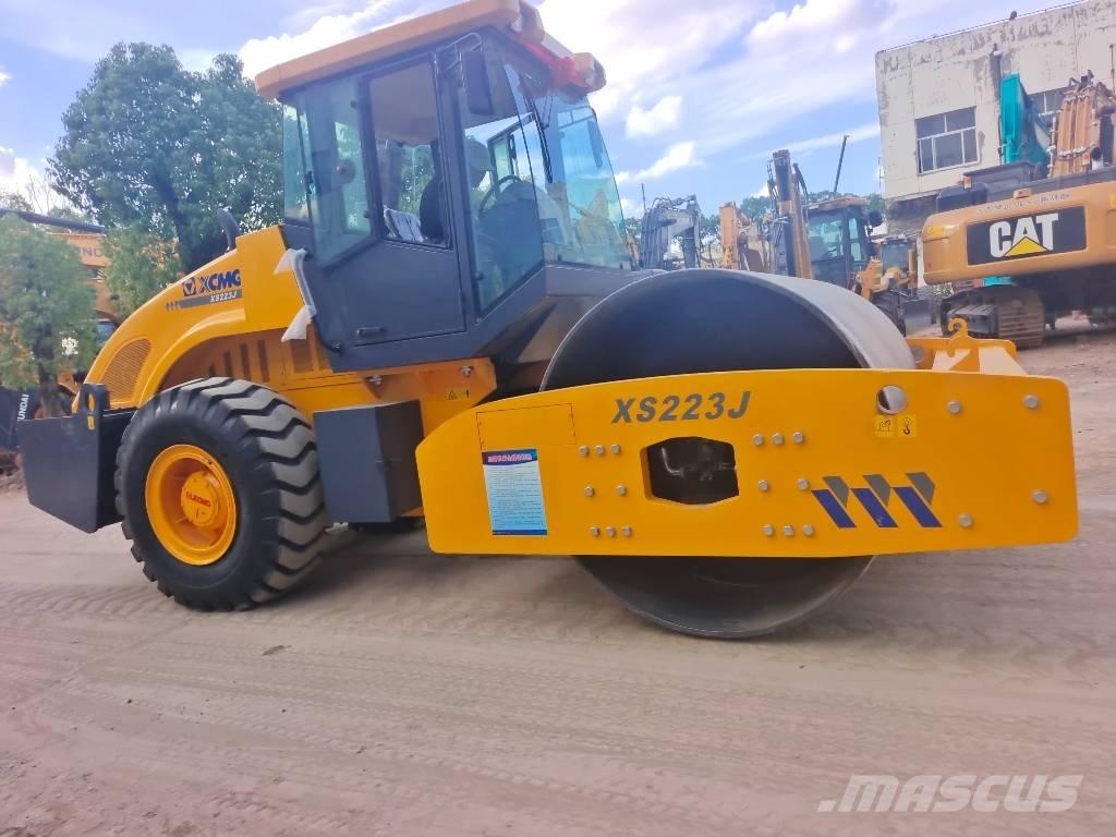 XCMG XS223J مداحل أحادية الأسطوانة