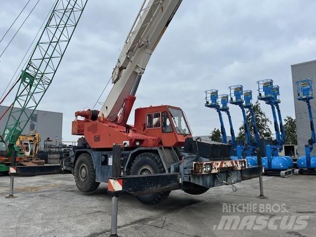 Tadano TR 300 E رافعات الطرق الوعرة