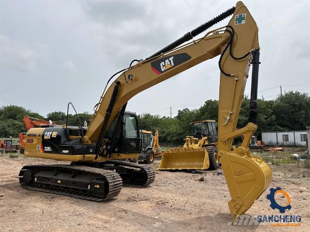 CAT 320D حفارات زحافة