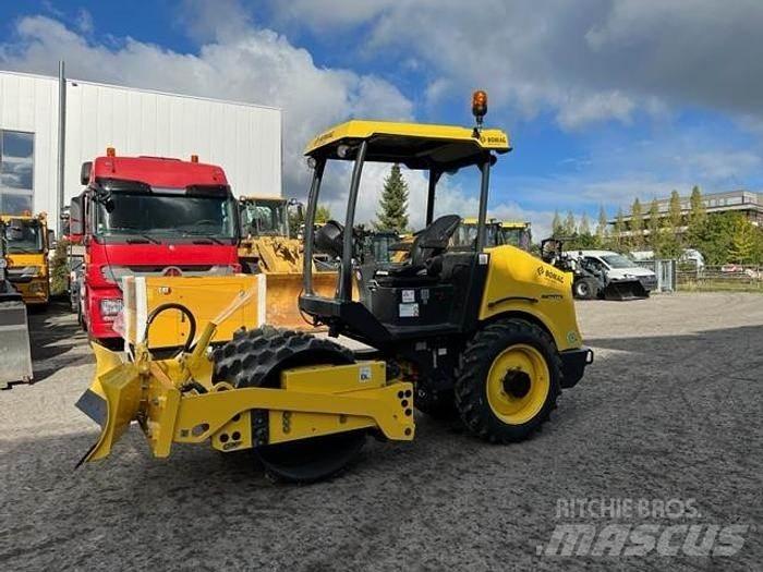 Bomag BW 124 PDH-5 ماكينات وملحقات زراعة أخرى