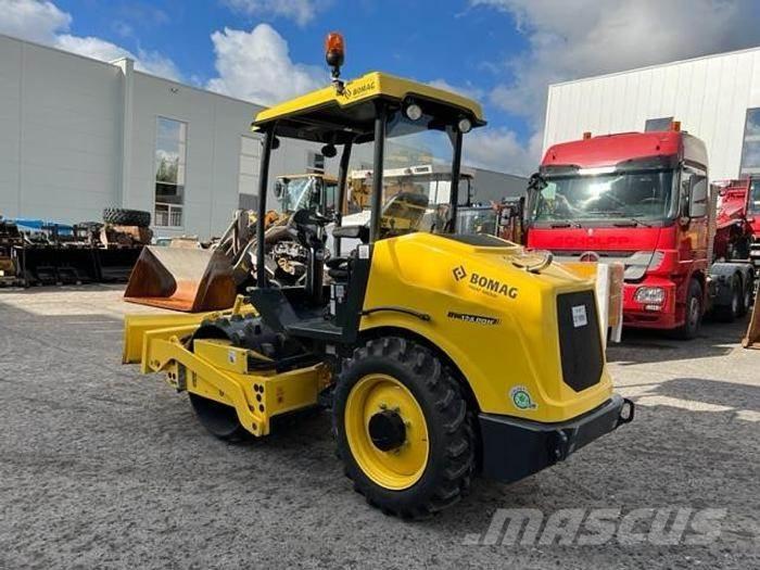 Bomag BW 124 PDH-5 ماكينات وملحقات زراعة أخرى