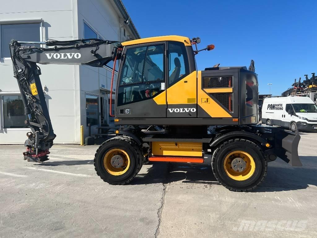 Volvo EWR 150 E حفارات بعجل