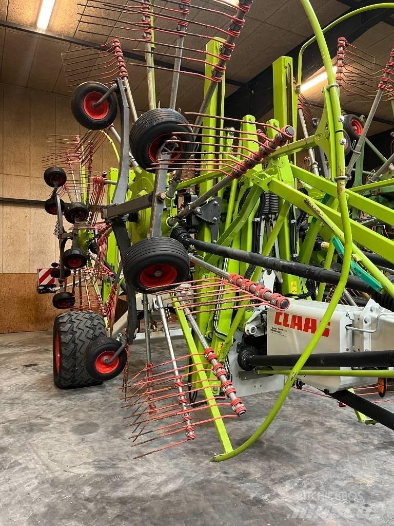 CLAAS Liner 4000 HHV مكابس وميبسات التبن
