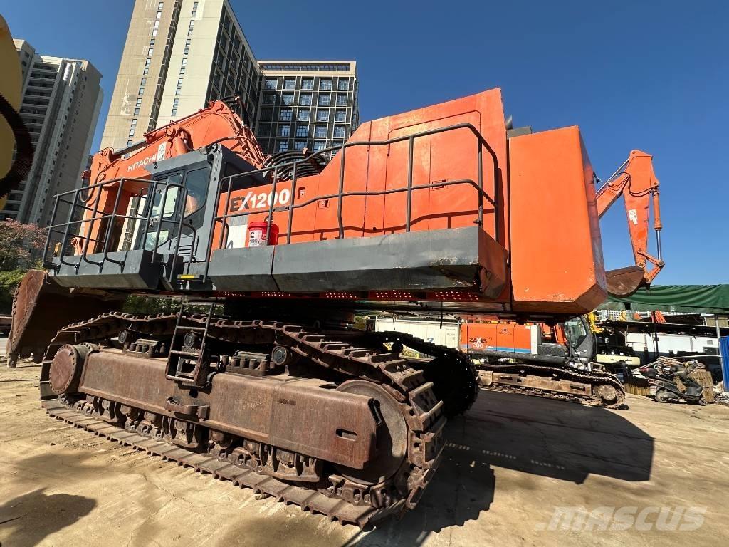 Hitachi EX 1200 حفارات زحافة