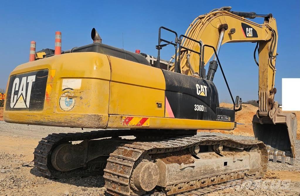 CAT 336D2L حفارات زحافة