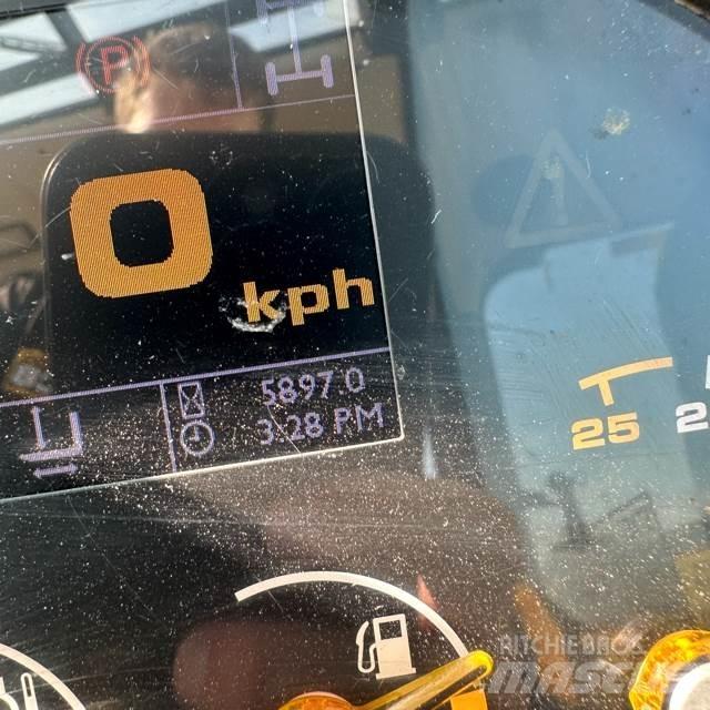 JCB 540-140 مناولات متداخلة