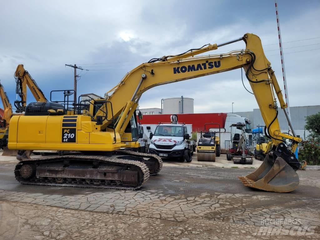 Komatsu PC 210 LC-11 حفارات زحافة
