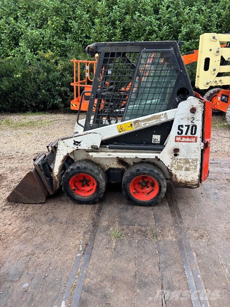 Bobcat S 70 لوادر انزلاقية التوجيه