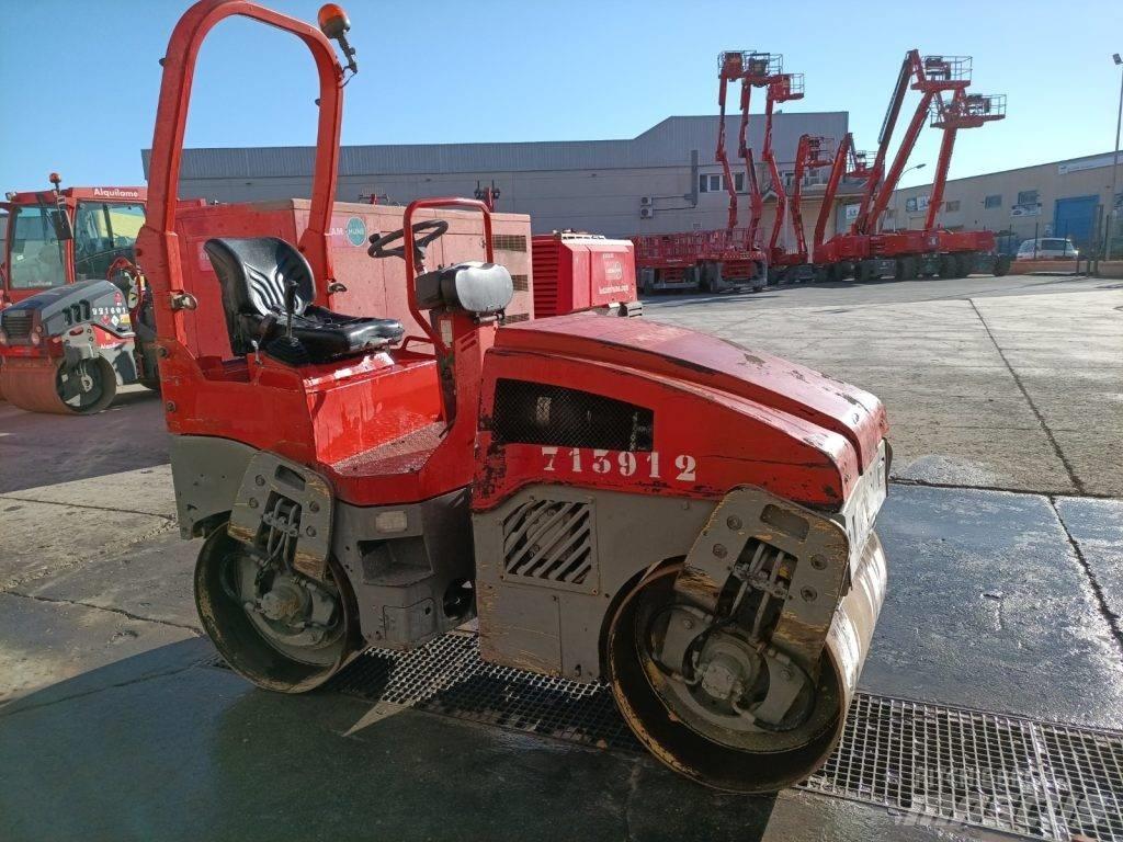 Bomag BW 100 AD-4 مداحل ثنائية الاسطوانة