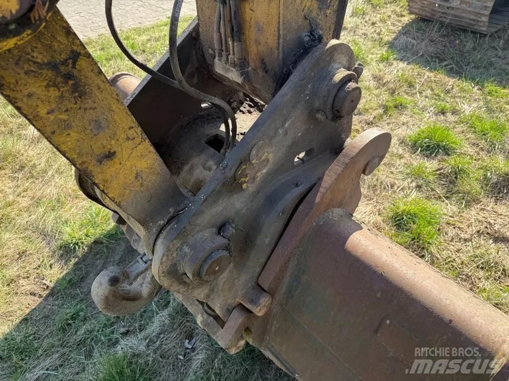 New Holland E215 حفارات زحافة