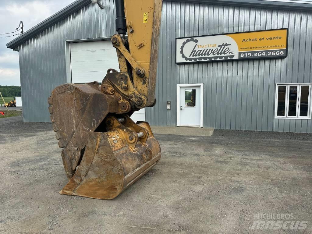 CAT 330F L حفارات زحافة