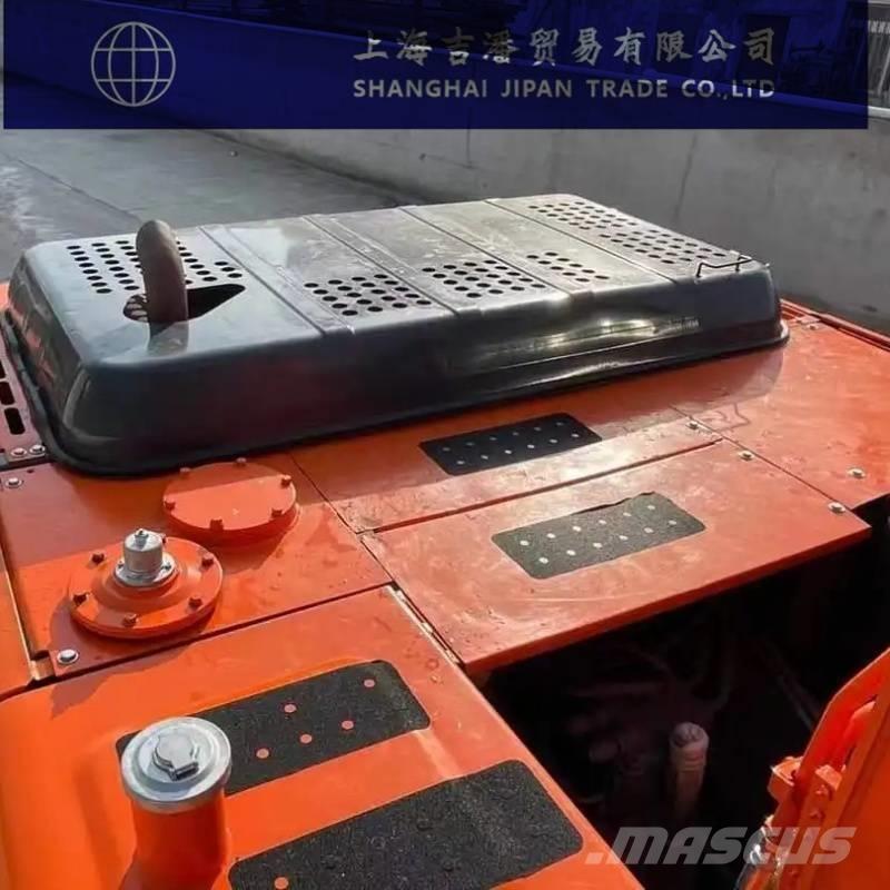 Hitachi ZX 200 حفارات زحافة