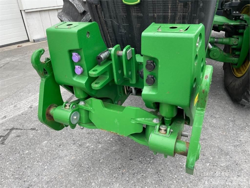 John Deere 8270R الجرارات