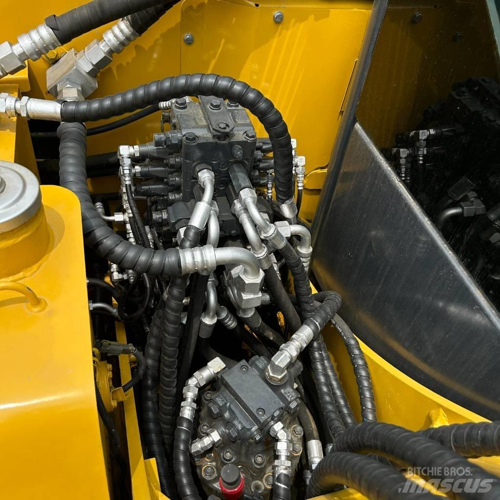 Komatsu 70-8 حفارات زحافة