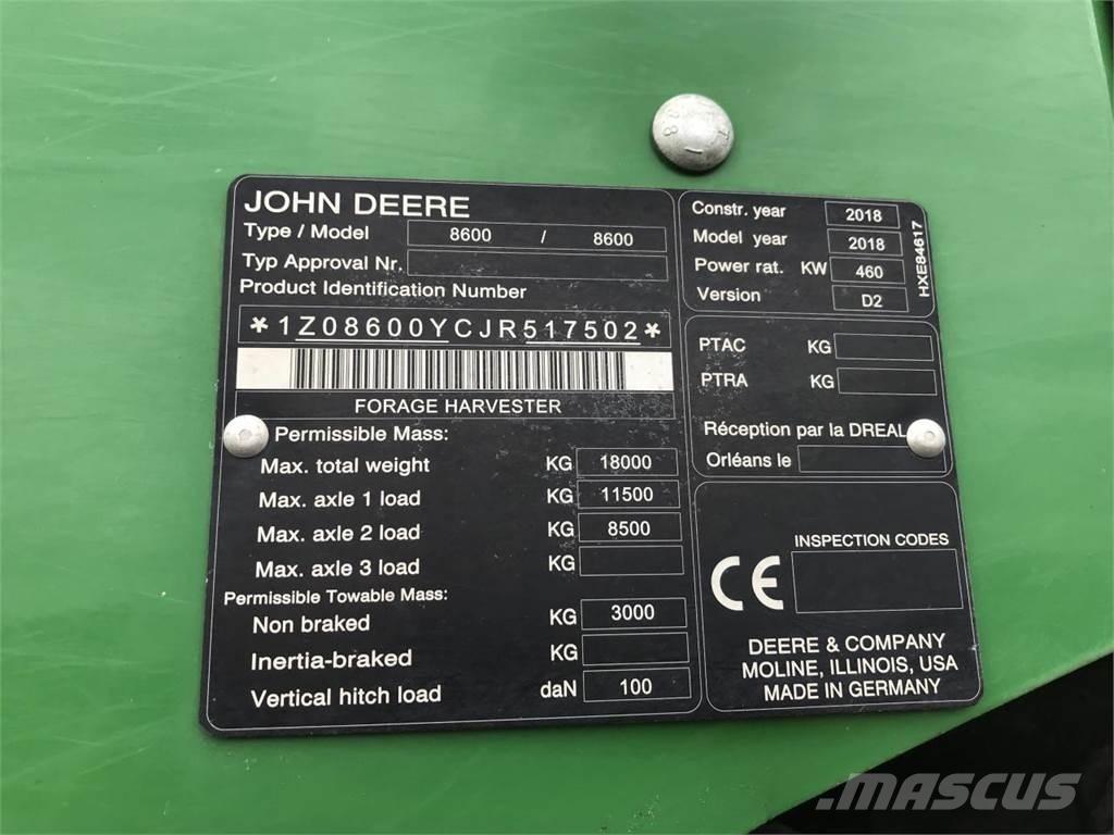 John Deere 8600 علافات ذاتية الدفع