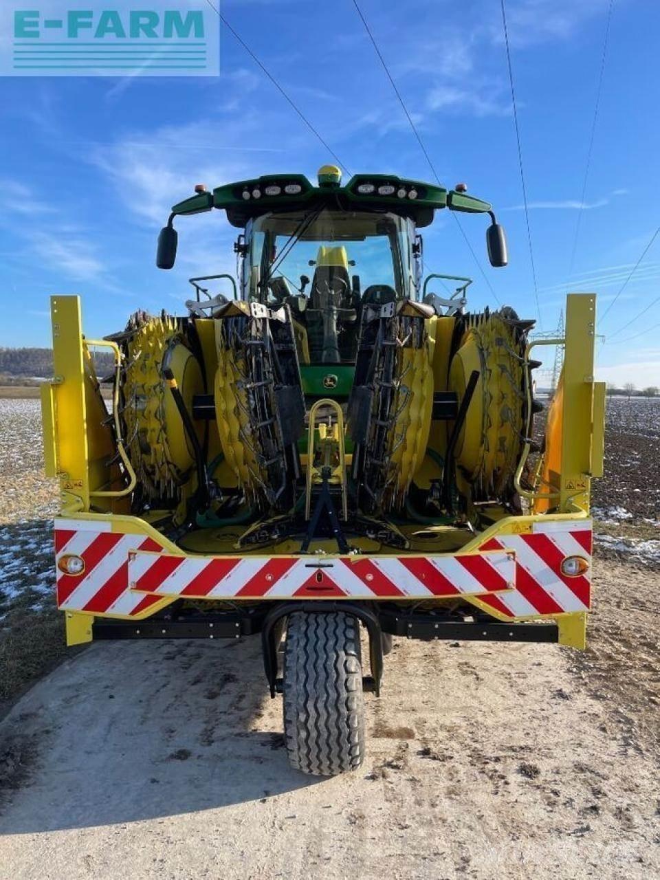 John Deere 8700i علافات ذاتية الدفع
