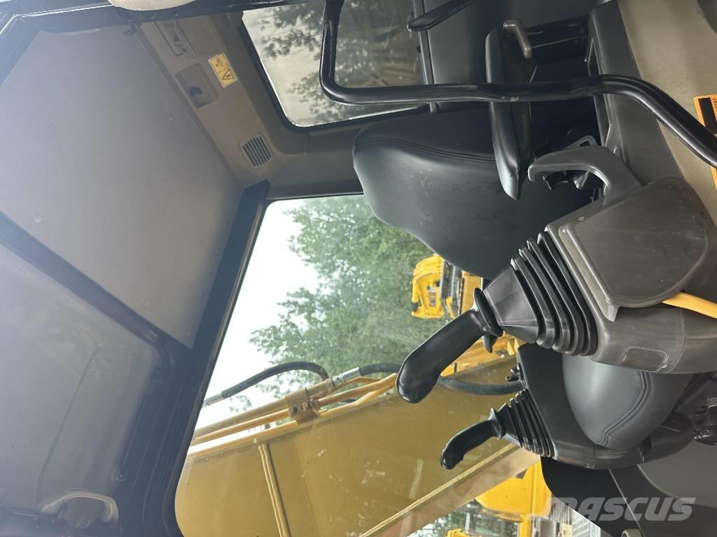 CAT 312D حفارات زحافة