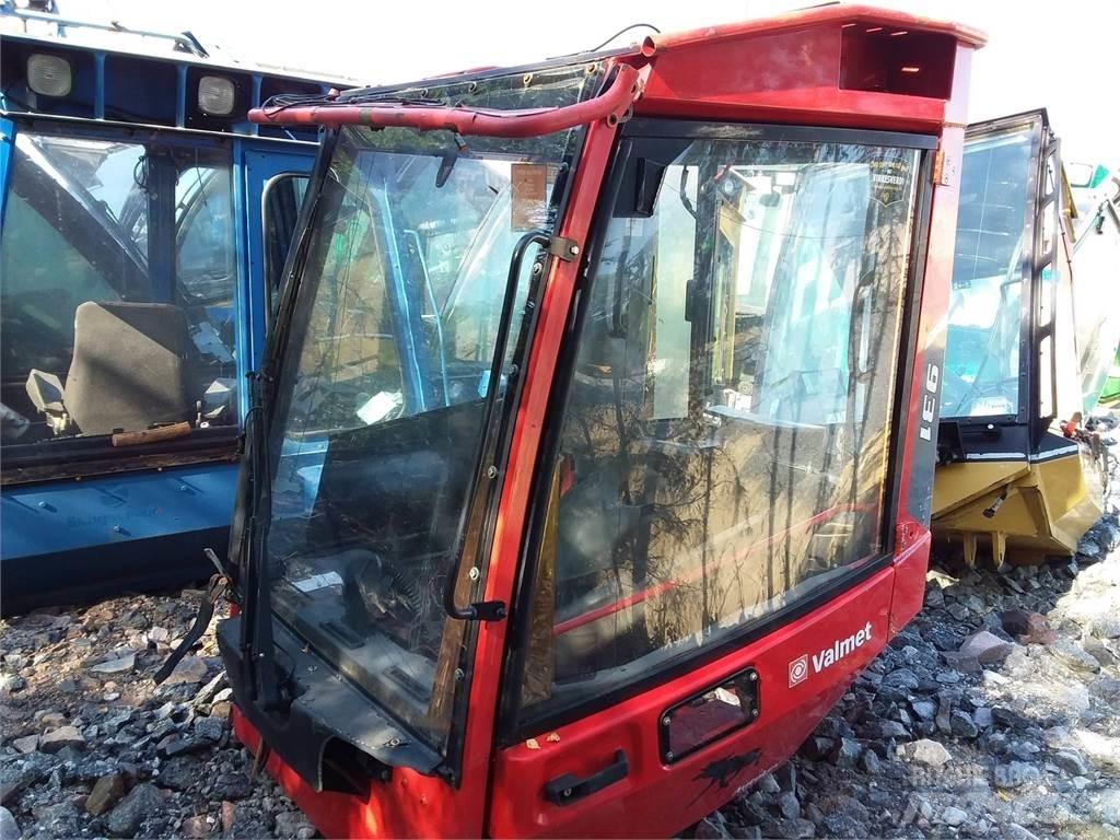Valmet 931 كابينة والداخلية