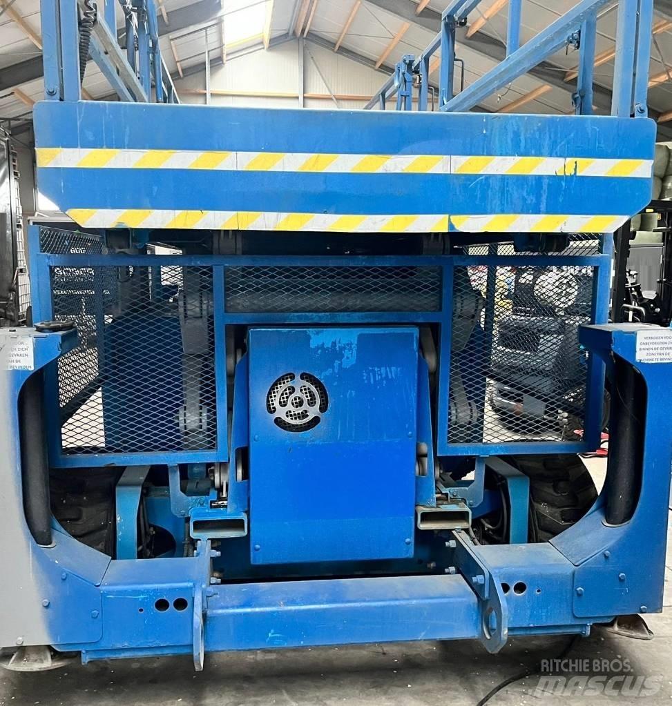 Genie GS 4390 RT رافعات مقصية الشكل