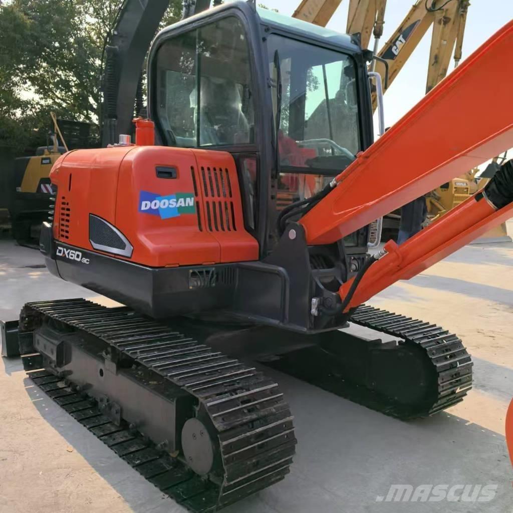 Doosan DX 60-9 C حفارات زحافة