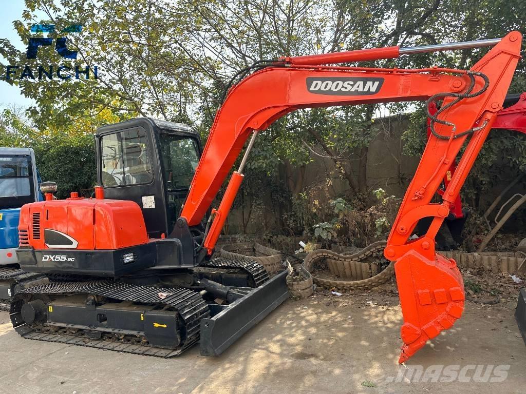 Doosan DX55 حفارات صغيرة أقل من 7 طن (حفارات صغيرة)