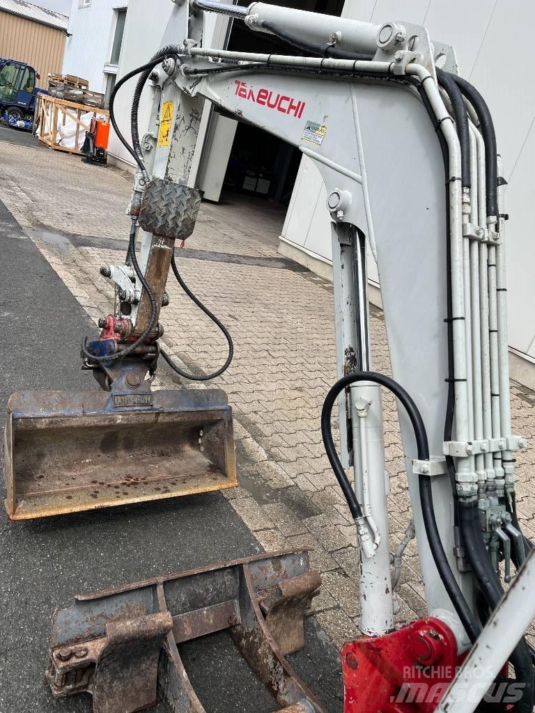 Takeuchi TB 219 A حفارات صغيرة أقل من 7 طن (حفارات صغيرة)