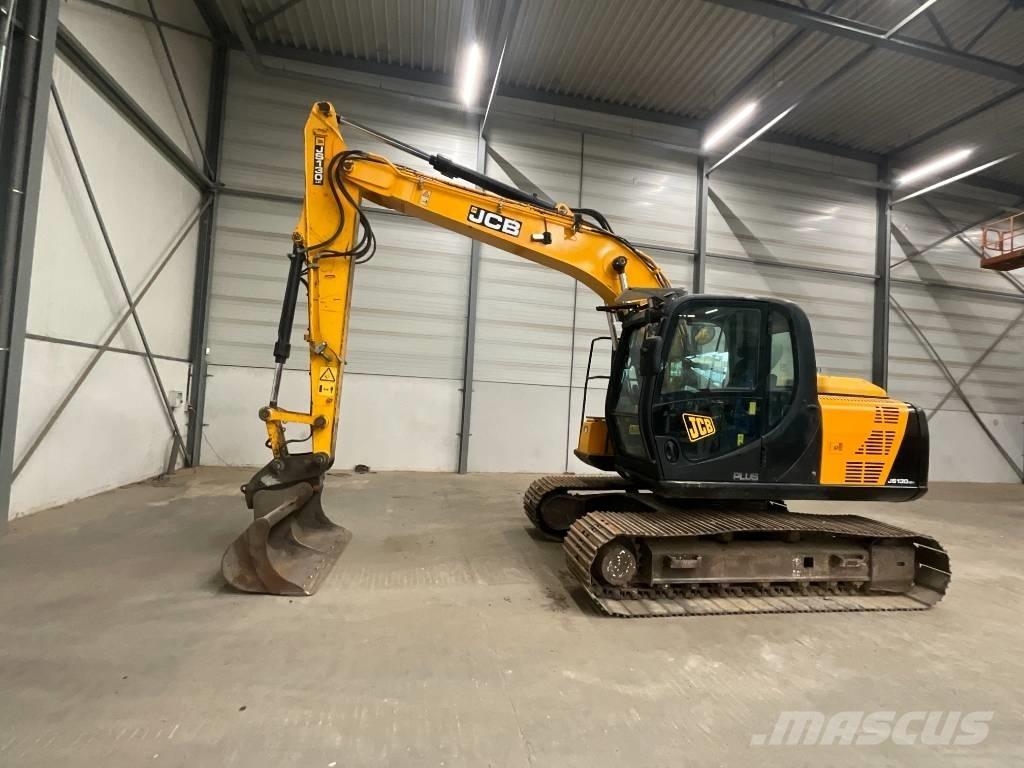 JCB JS 130 LC 4F حفارات زحافة