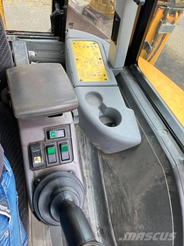 JCB 4 CX لوادر ذات جرافات عكسية