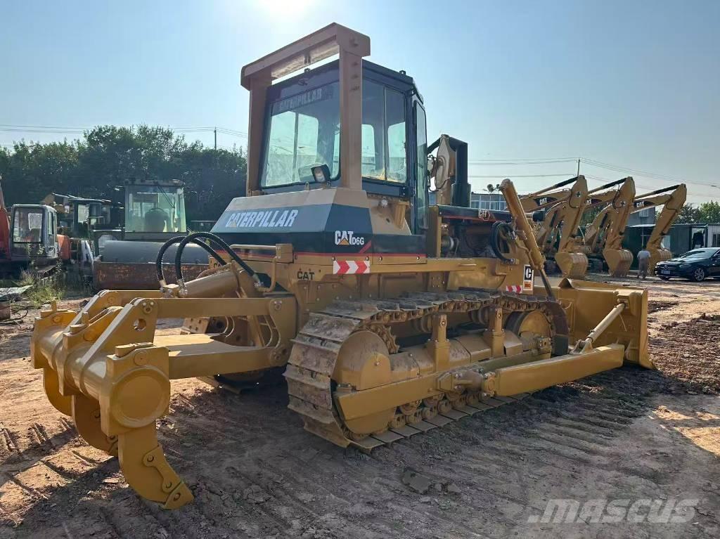 CAT D6G بلدوزرات مجنزرة