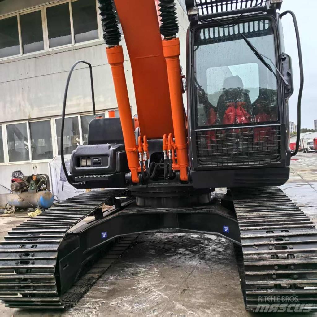 Hitachi ZX 200-3 G حفارات زحافة