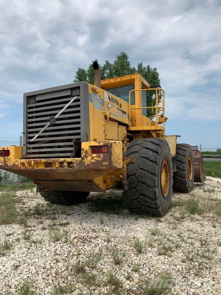 Volvo L330C لوادر بعجل