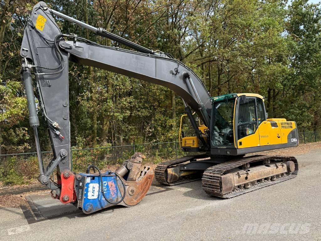 Volvo EC 240 C N L حفارات زحافة