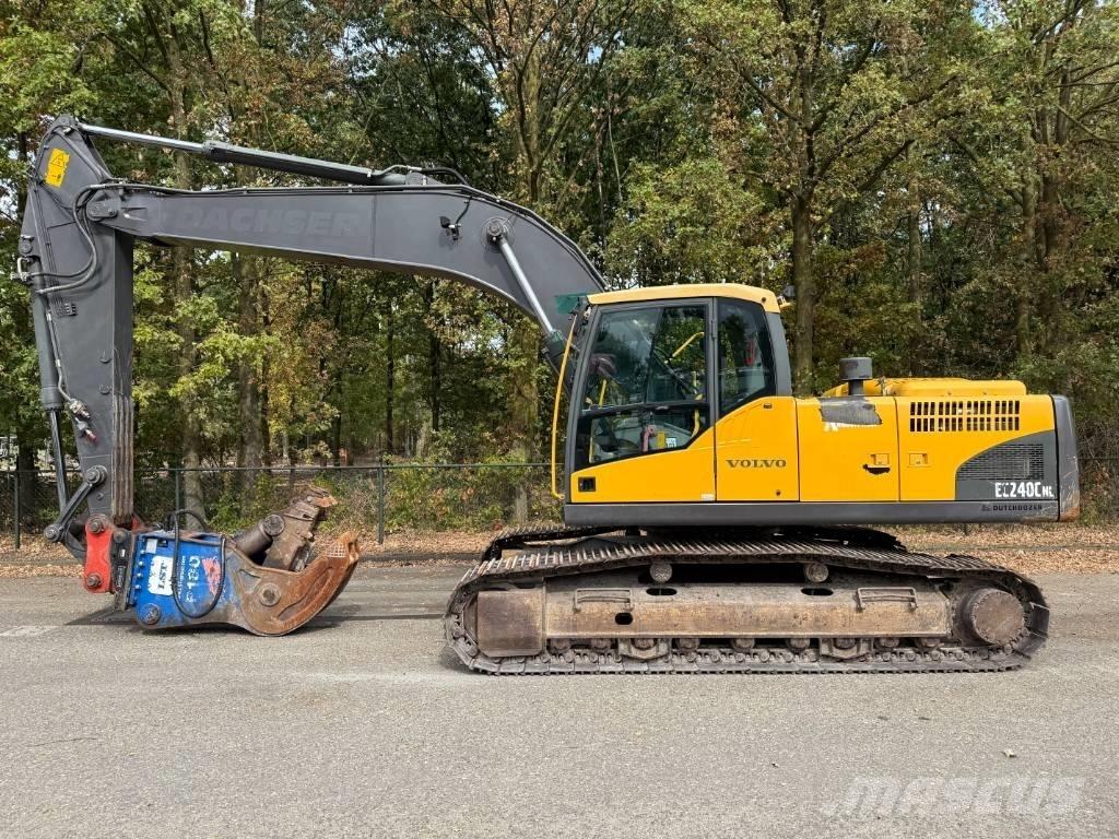 Volvo EC 240 C N L حفارات زحافة