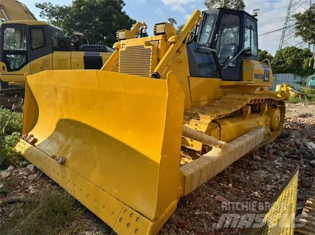 Komatsu D 85 بلدوزرات مجنزرة