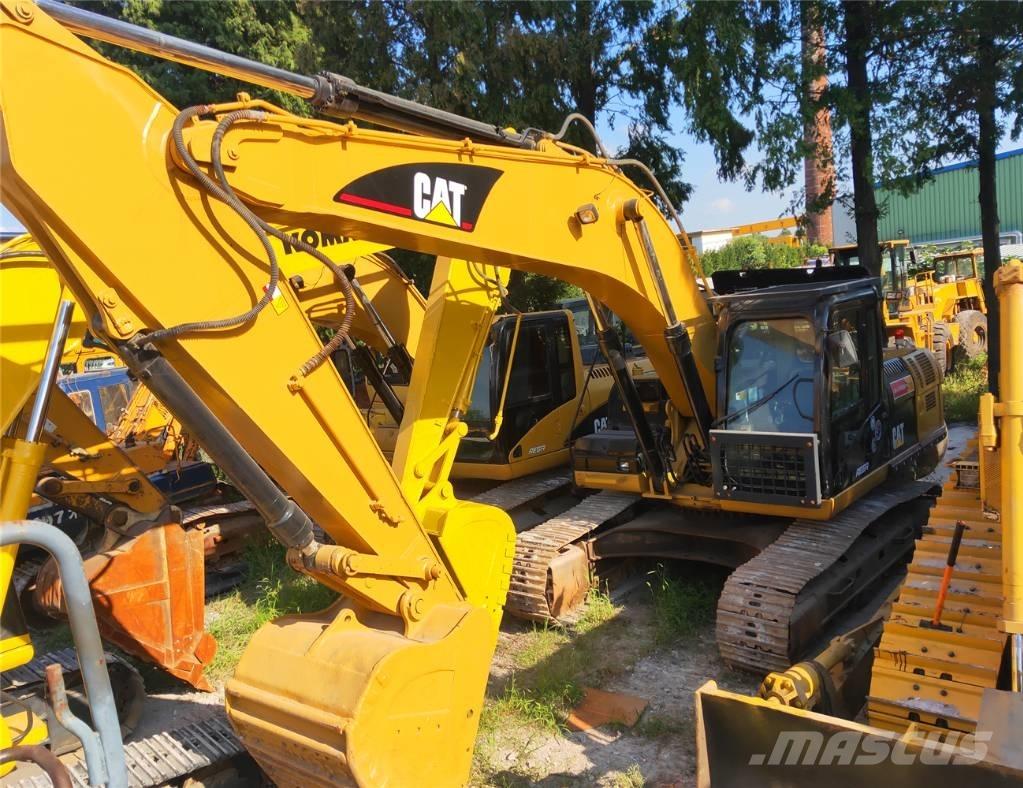 CAT 325C حفارات زحافة