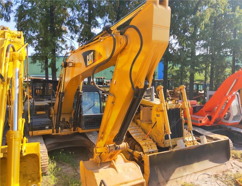 CAT 325C حفارات زحافة