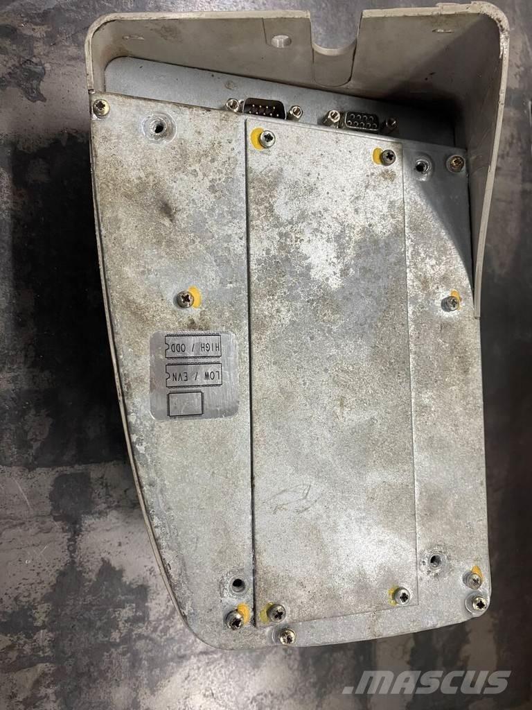 Liebherr A934C مكونات أخرى