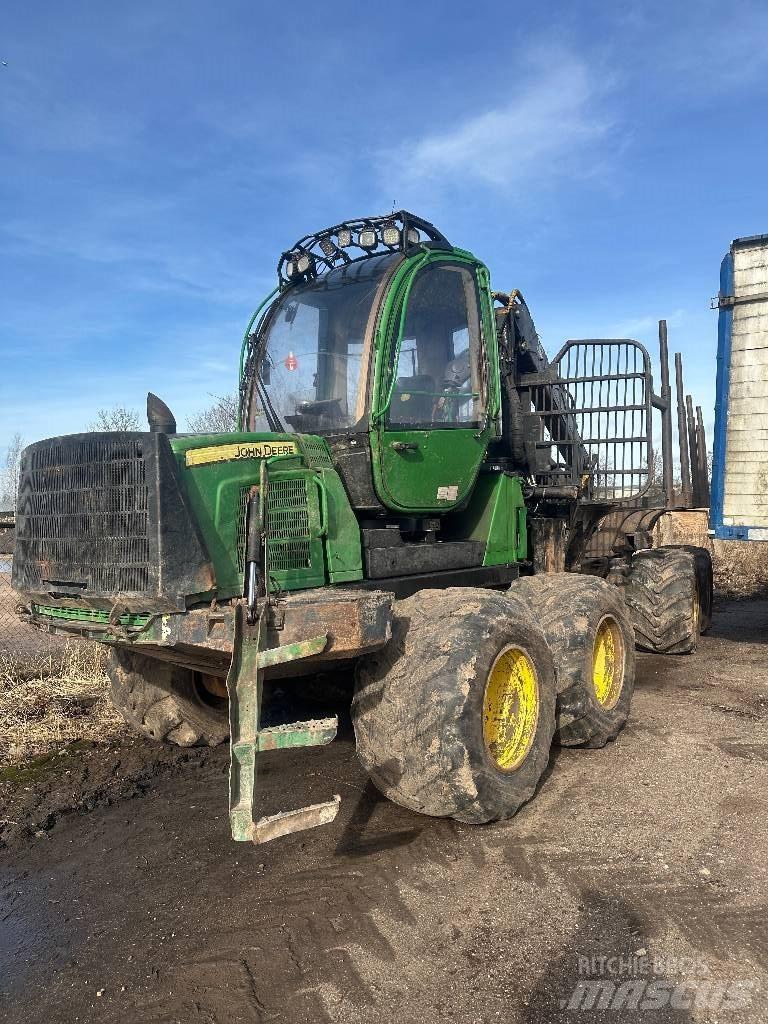 John Deere 1010 E شاحنات