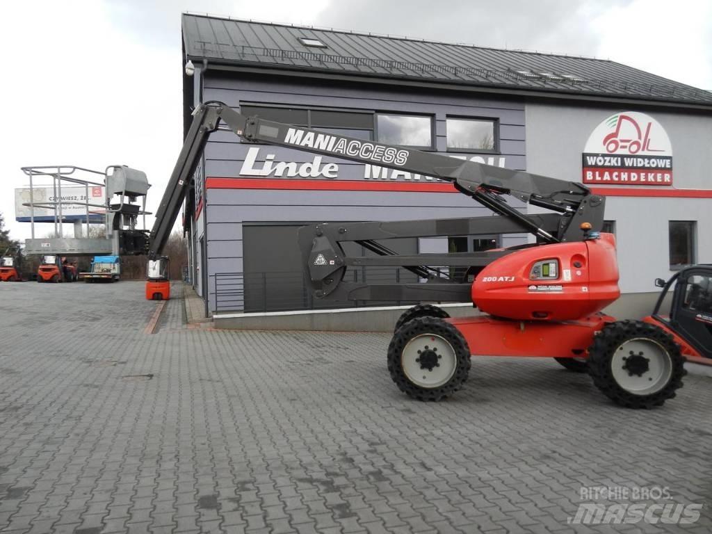 Manitou 200 ATJ رافعات ذراع ذاتية الحركة مدمجة