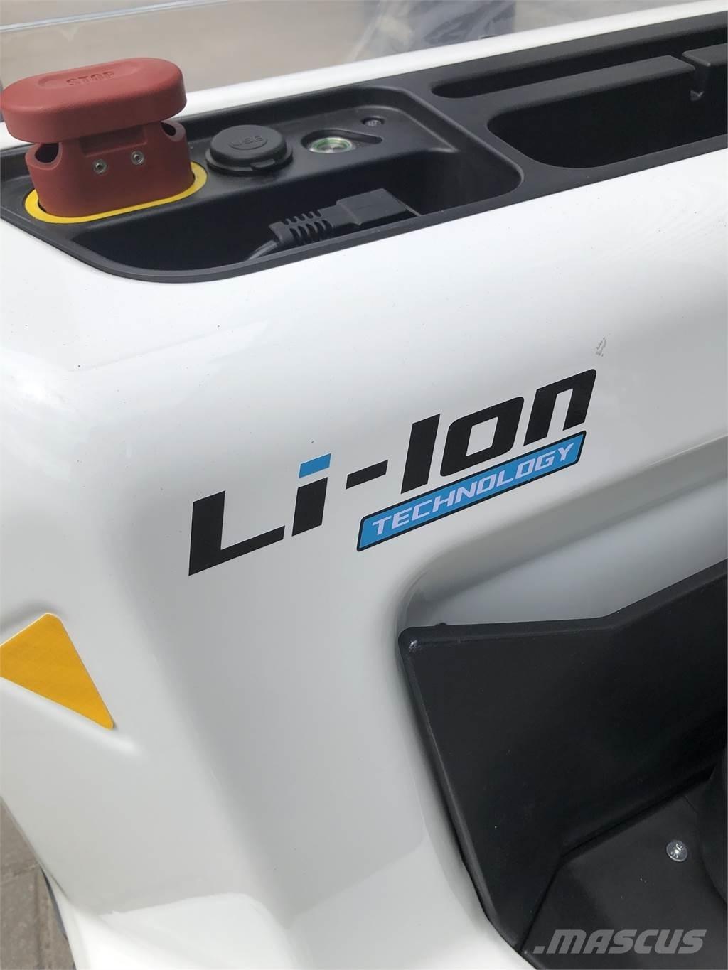 Bobcat LSM12N معدات التكديس الجوالة