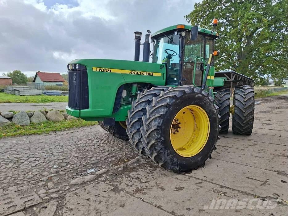 John Deere 9300 الجرارات