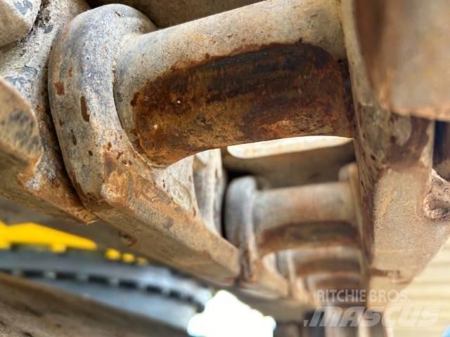 Komatsu PC 210 LC-7K حفارات زحافة