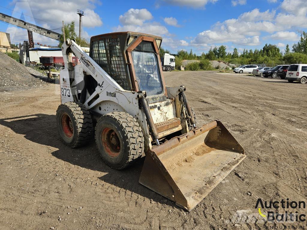 Bobcat 873 لوادر انزلاقية التوجيه