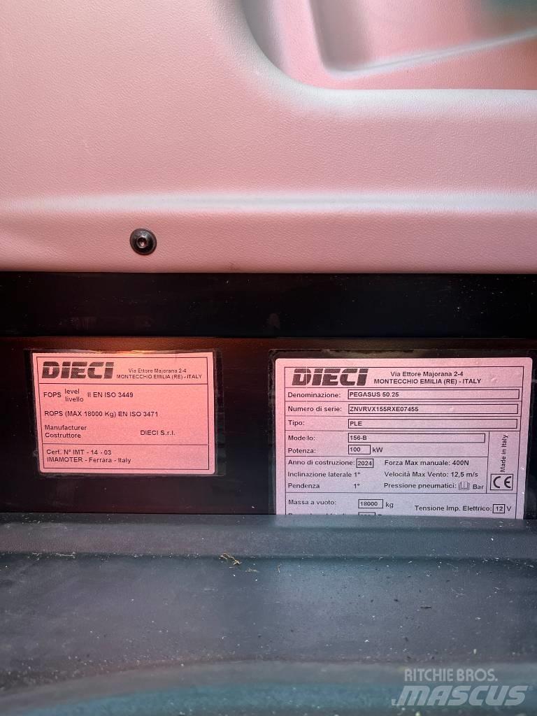 Dieci Pegaus 50.25 مناولات متداخلة