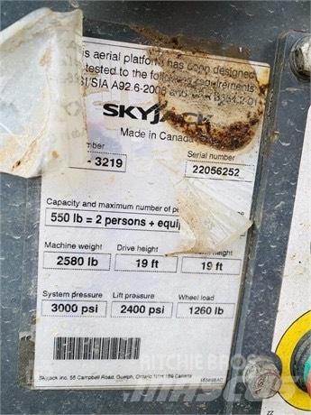 SkyJack SJ 3219 رافعات مقصية الشكل