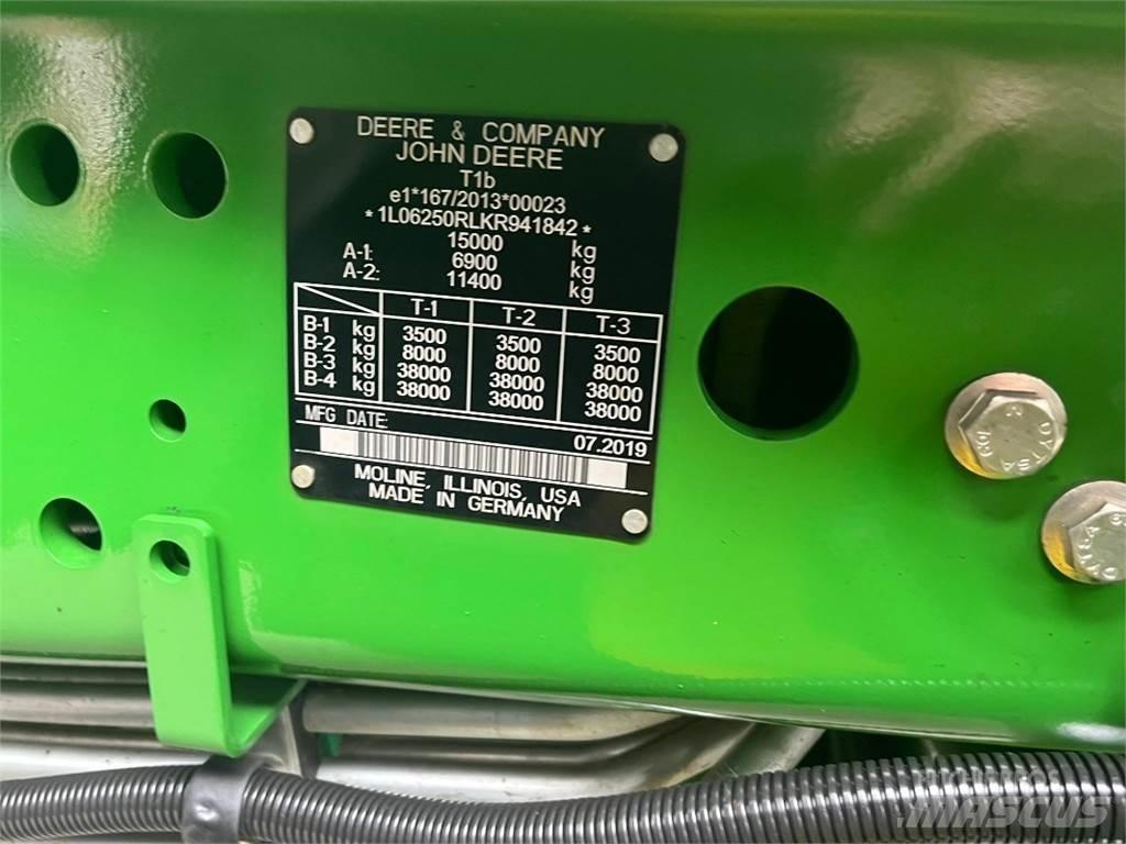 John Deere 6250R الجرارات