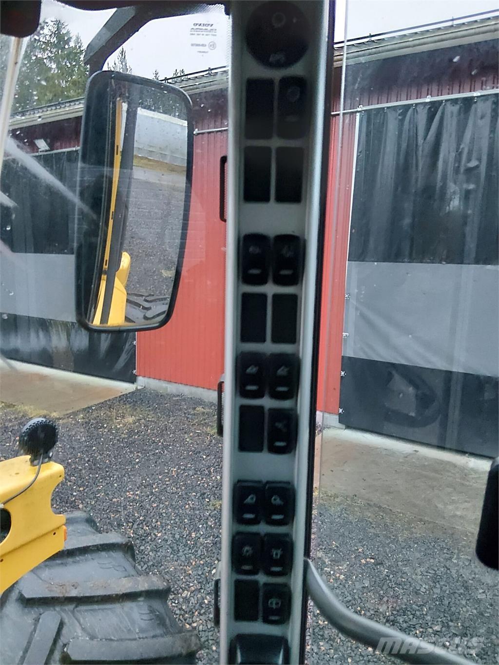 Volvo L90F لوادر بعجل