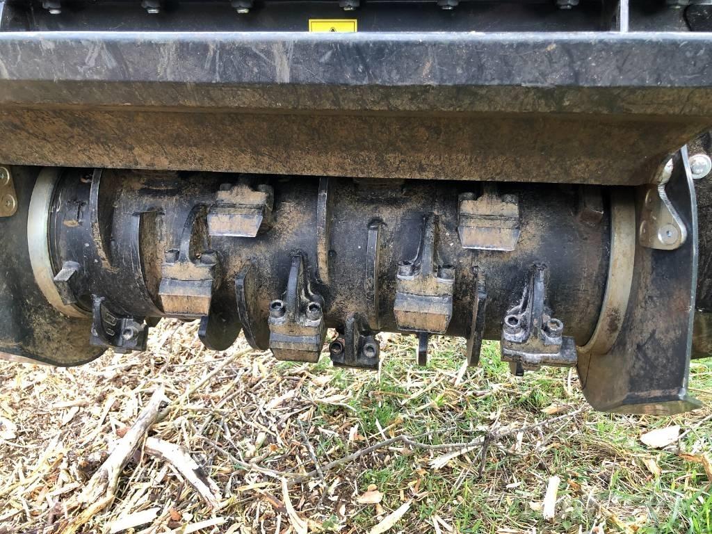 Prinoth M450e-900 ماكينات تقطيع أخشاب الحراجة